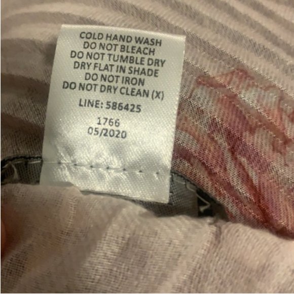 ✨JACQUIE pink floral scarf - Picture 5 of 5